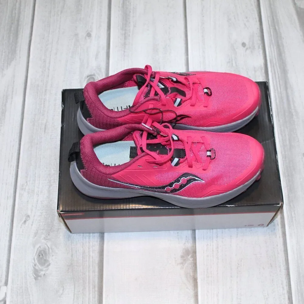 NEW Saucony Women's Blaze Pink Trail Running Hiking Neutral Shoes Size 9